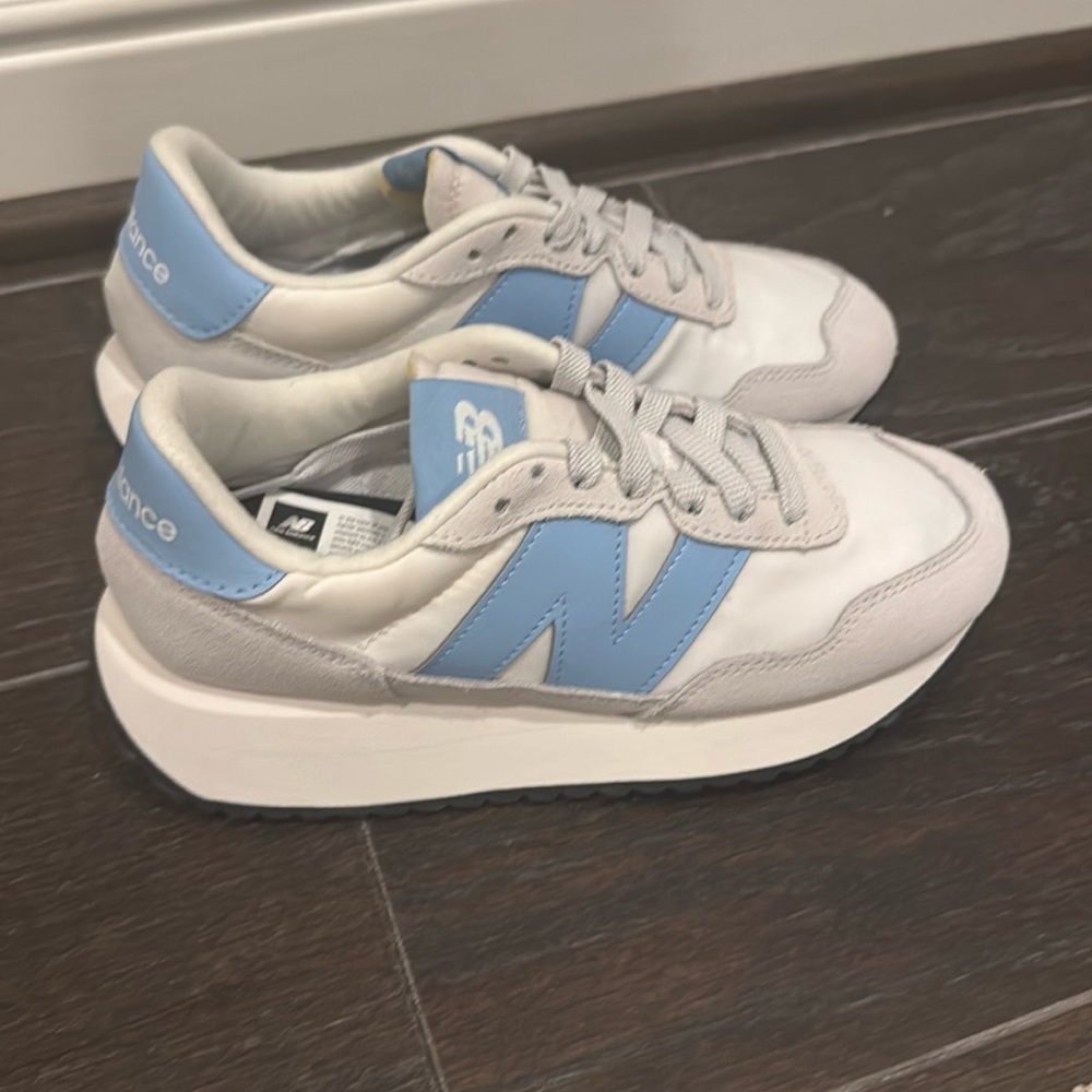 New balance 237 Sz 6 women’s-New w/o box